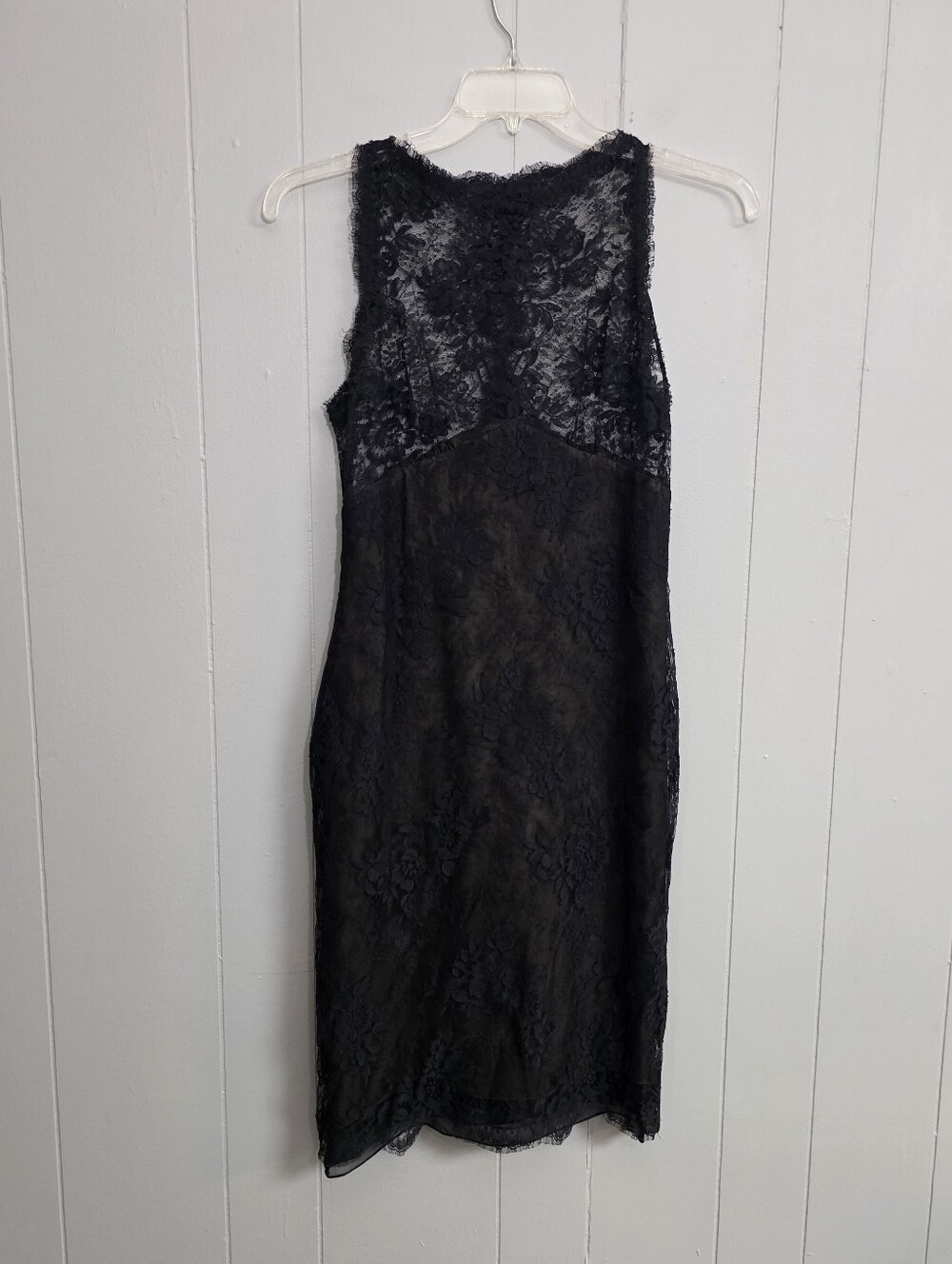 Neiman Marcus Vera Wang Sleeveless Black Lace Dress Size 6